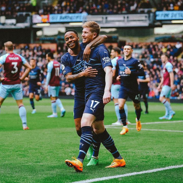 他们在背后 他们在背后