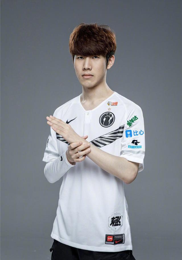 门将与后腰 门将与后腰